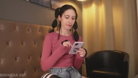 Nikki online show from November 2025 02:30:02 PM