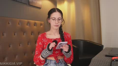 Nikki online show from November 2025 02:22:01 PM