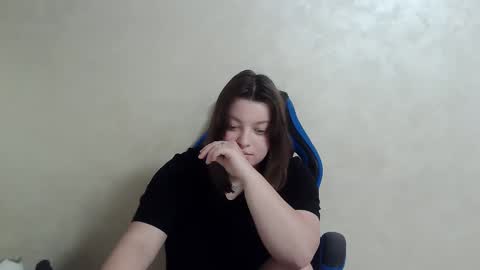 Snapshot of girl_leya chatting on December 2024 05:55:01 AM girl_leya online show from December 2024 05:55:01 AM