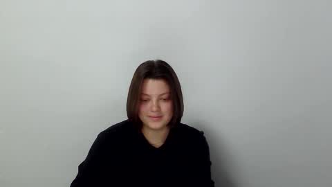 Snapshot of girl_leya chatting on November 2025 08:19:02 PM girl_leya online show from November 2025 08:19:02 PM