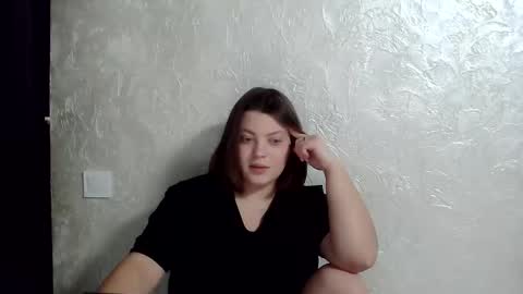 Snapshot of girl_leya chatting on December 2025 09:09:01 PM girl_leya online show from December 2025 09:09:01 PM