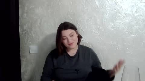 Snapshot of girl_leya chatting on December 2025 09:08:01 PM girl_leya online show from December 2025 09:08:01 PM