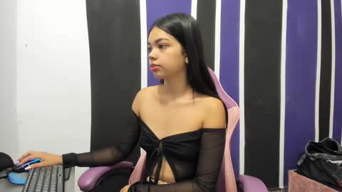 Snapshot of girl_princess18 chatting on December 2025 02:03:01 PM girl_princess18 online show from December 2025 02:03:01 PM