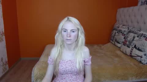 Snapshot of girl_summer97 chatting on November 2025 01:20:01 PM Katia online show from November 2025 01:20:01 PM