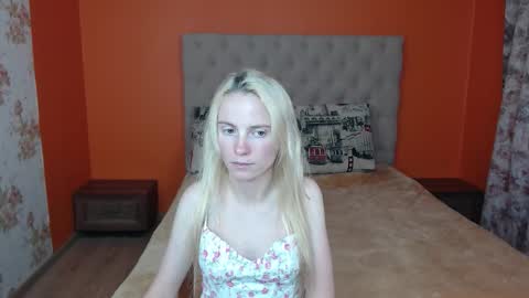 Snapshot of girl_summer97 chatting on December 2025 01:28:02 PM Katia online show from December 2025 01:28:02 PM