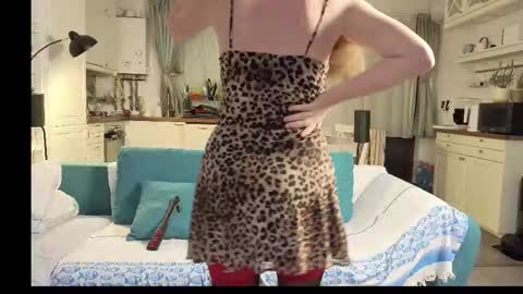 Snapshot of girlfrend10 chatting on November 2025 03:28:02 PM Girlfriend online show from November 2025 03:28:02 PM