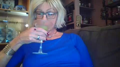 Snapshot of girlinrock chatting on April 2026 01:07:01 AM Girlinrock online show from April 2026 01:07:01 AM