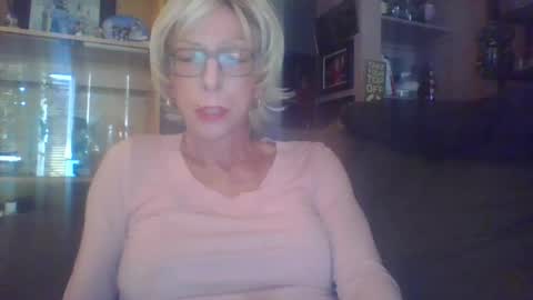 Snapshot of girlinrock chatting on May 2026 12:41:01 AM Girlinrock online show from May 2026 12:41:01 AM