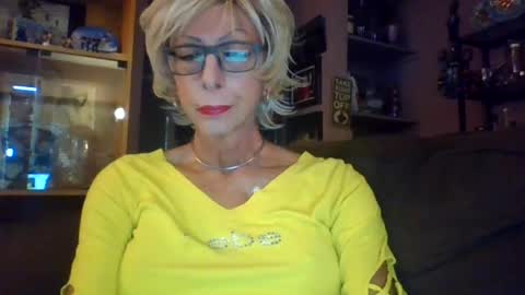 Snapshot of girlinrock chatting on June 2026 01:10:01 AM Girlinrock online show from June 2026 01:10:01 AM
