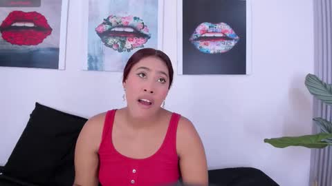 girls_inlove online show from October 2025 12:02:02 PM