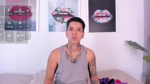 girls_inlove online show from October 2025 11:44:01 AM