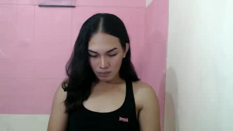 Snapshot of girlthatuneedxxx chatting on December 2024 03:05:02 AM Rhaine online show from December 2024 03:05:02 AM