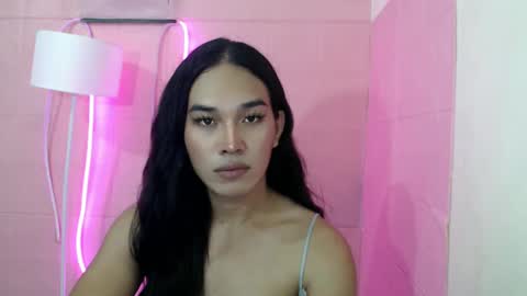 Snapshot of girlthatuneedxxx chatting on February 2025 04:13:02 PM Rhaine online show from February 2025 04:13:02 PM