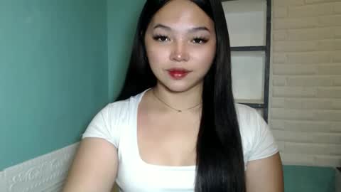 Snapshot of girlthatuneedxxx chatting on October 2025 09:32:01 AM Rhaine online show from October 2025 09:32:01 AM