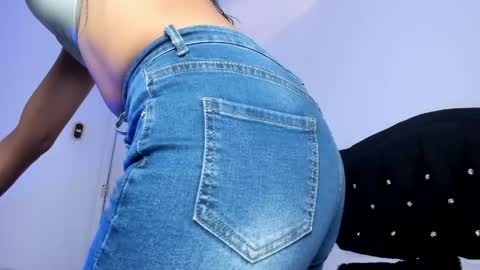 Snapshot of gisell_antonella chatting on April 2026 02:00:02 PM Gisell online show from April 2026 02:00:02 PM