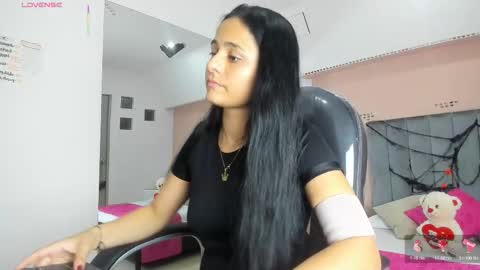 GISELLE ROLDAN online show from October 2025 05:29:02 AM