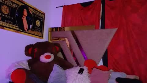 . Gisel Reyes . online show from February 2026 10:21:01 PM