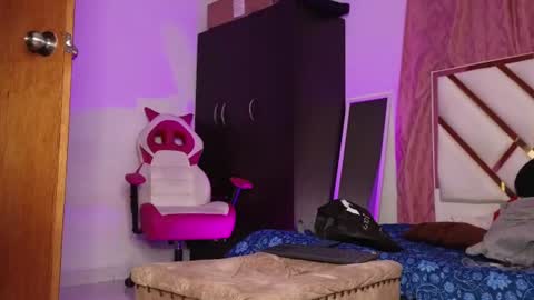 . Gisel Reyes . online show from July 2026 04:43:01 AM
