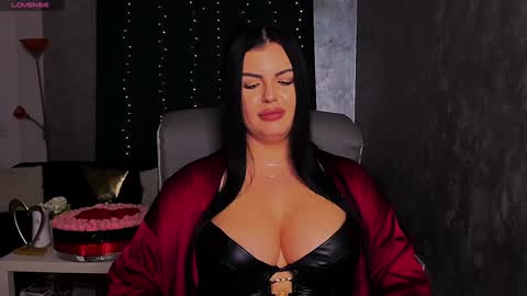 Giulia online show from December 2024 03:20:01 AM