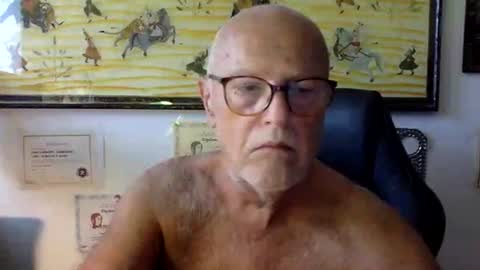 giutomma930394 online show from June 2026 02:19:01 PM