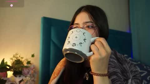 Agness online show from September 2025 01:38:01 PM