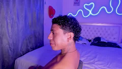 Snapshot of glader_guy chatting on November 2025 10:31:02 PM only for you bby online show from November 2025 10:31:02 PM