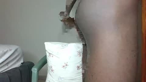 Snapshot of glane_ chatting on February 2025 05:53:02 AM James online show from February 2025 05:53:02 AM