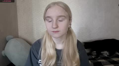 Snapshot of glennabeem chatting on May 2026 09:05:02 AM Laura online show from May 2026 09:05:02 AM
