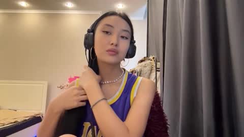 Mia online show from March 2026 10:18:02 AM