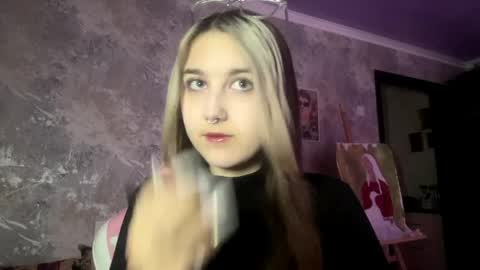 Snapshot of glenniekinney chatting on April 2026 12:34:02 PM Kelly online show from April 2026 12:34:02 PM