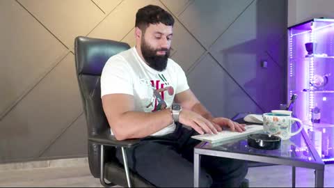 Matthew .. for short call me Matt online show from December 2024 04:47:02 PM