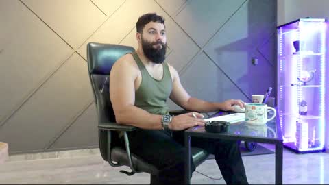 Matthew .. for short call me Matt online show from December 2024 06:47:01 AM