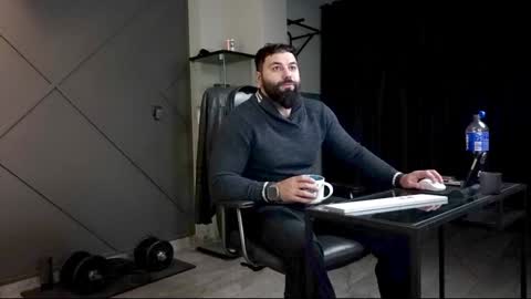 Matthew .. for short call me Matt online show from December 2024 08:39:01 PM