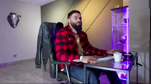 Matthew .. for short call me Matt online show from March 2025 06:56:01 PM