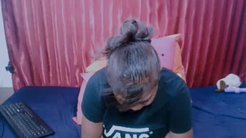 glitter candy online show from February 2026 08:35:01 PM