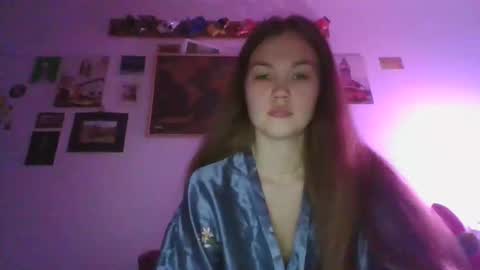 Snapshot of glitter_doll chatting on January 2025 02:56:02 PM glitter_doll online show from January 2025 02:56:02 PM