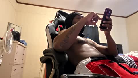 glomightyj online show from May 2026 06:27:01 PM