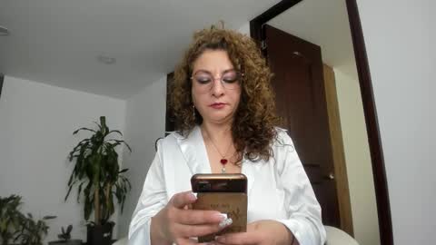 Snapshot of gloriacrespo chatting on March 2025 05:50:02 PM gloriacrespo online show from March 2025 05:50:02 PM