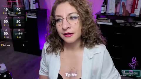 Snapshot of gloriacrespo chatting on September 2025 10:01:02 PM gloriacrespo online show from September 2025 10:01:02 PM