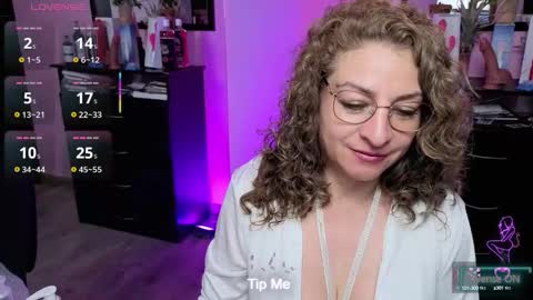 Snapshot of gloriacrespo chatting on October 2025 01:33:02 AM gloriacrespo online show from October 2025 01:33:02 AM