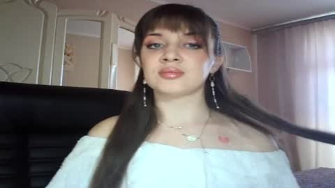 Snapshot of gloriashine chatting on March 2025 07:13:02 AM gloriashine online show from March 2025 07:13:02 AM