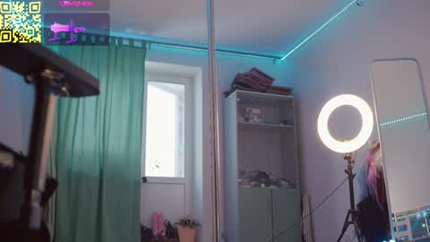 Snapshot of glorikitty chatting on February 2026 12:09:02 PM Sasha online show from February 2026 12:09:02 PM