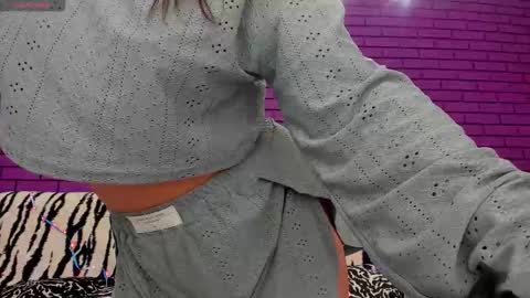 Snapshot of glowmimi chatting on November 2025 08:22:02 PM Mia online show from November 2025 08:22:02 PM