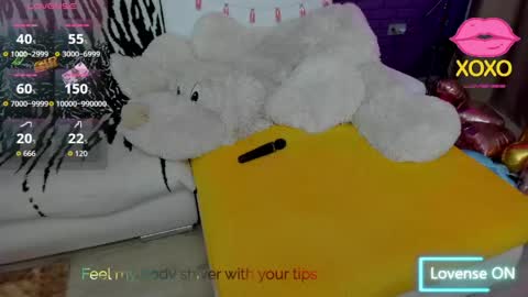 Snapshot of glowmimi chatting on May 2026 04:36:02 PM Mia online show from May 2026 04:36:02 PM