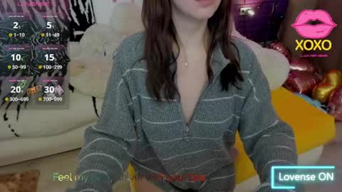 Snapshot of glowmimi chatting on May 2026 04:27:02 PM Mia online show from May 2026 04:27:02 PM