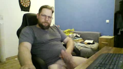 gnik_labinnah online show from June 2026 10:52:01 PM