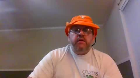 Snapshot of gobey33 chatting on November 2025 07:07:01 AM IDKIDCIDGAF online show from November 2025 07:07:01 AM