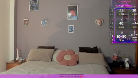 Snapshot of goddess_of_the_moon chatting on April 2026 07:11:02 PM Andreas Moon online show from April 2026 07:11:02 PM