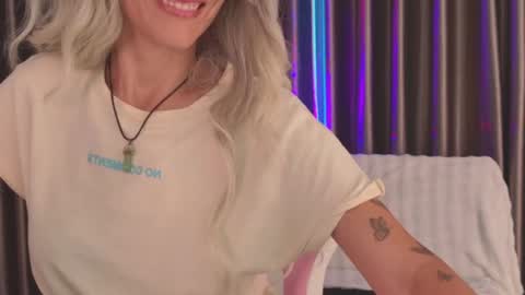 Snapshot of goddess_stars chatting on May 2026 11:49:01 AM Katarina online show from May 2026 11:49:01 AM