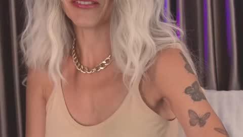 Snapshot of goddess_stars chatting on May 2026 11:19:01 AM Katarina online show from May 2026 11:19:01 AM